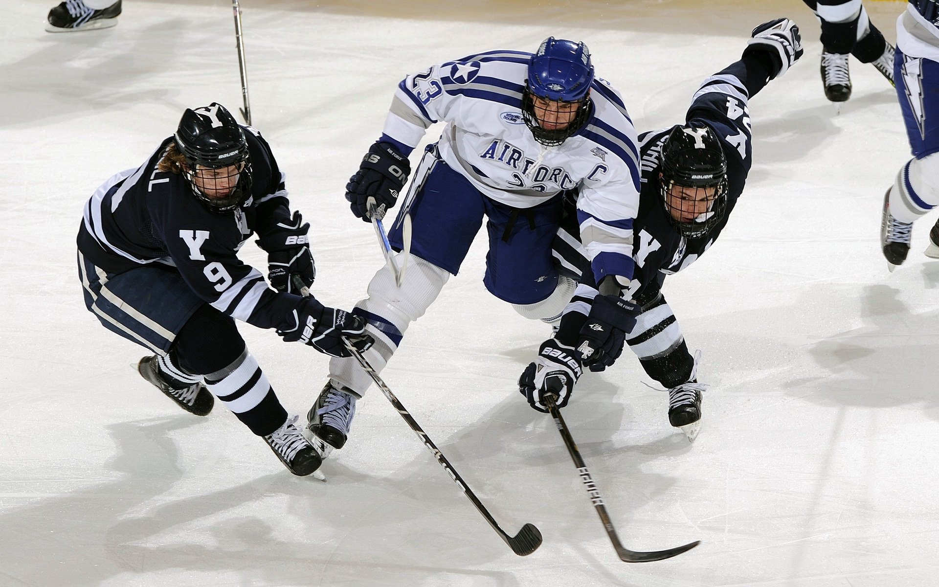 青少年体育竞赛激发运动热情，青少年体育竞训工作